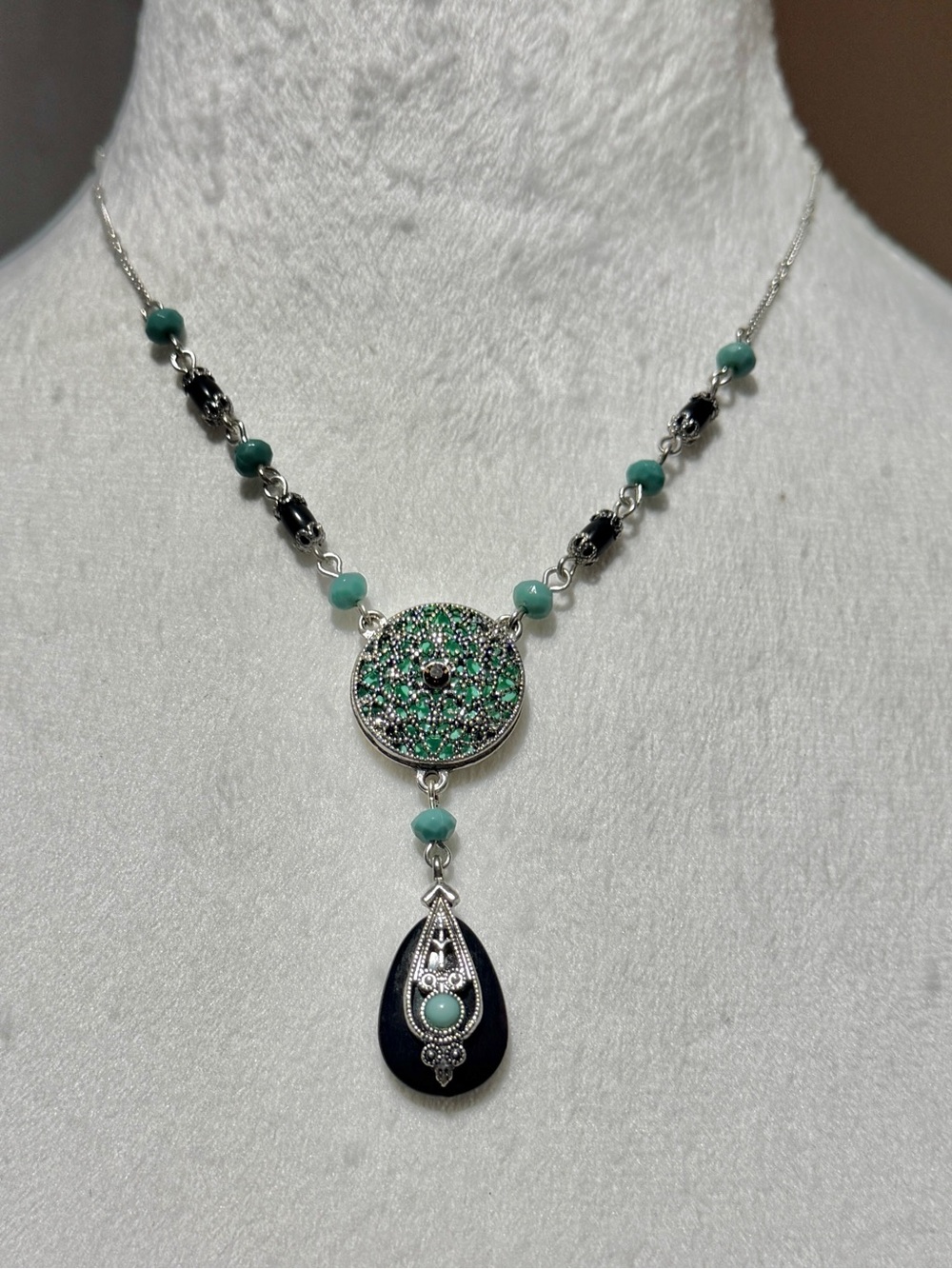 Vintage Avon Silver Tone Green Black Teardrop Pendant Necklace Turquoise Accent